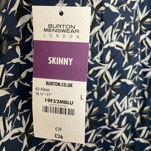 New with tags button down shirt - Picture 4 of 5